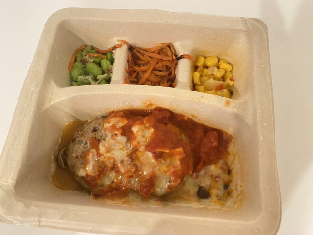 チキンのトマトチーズがけ